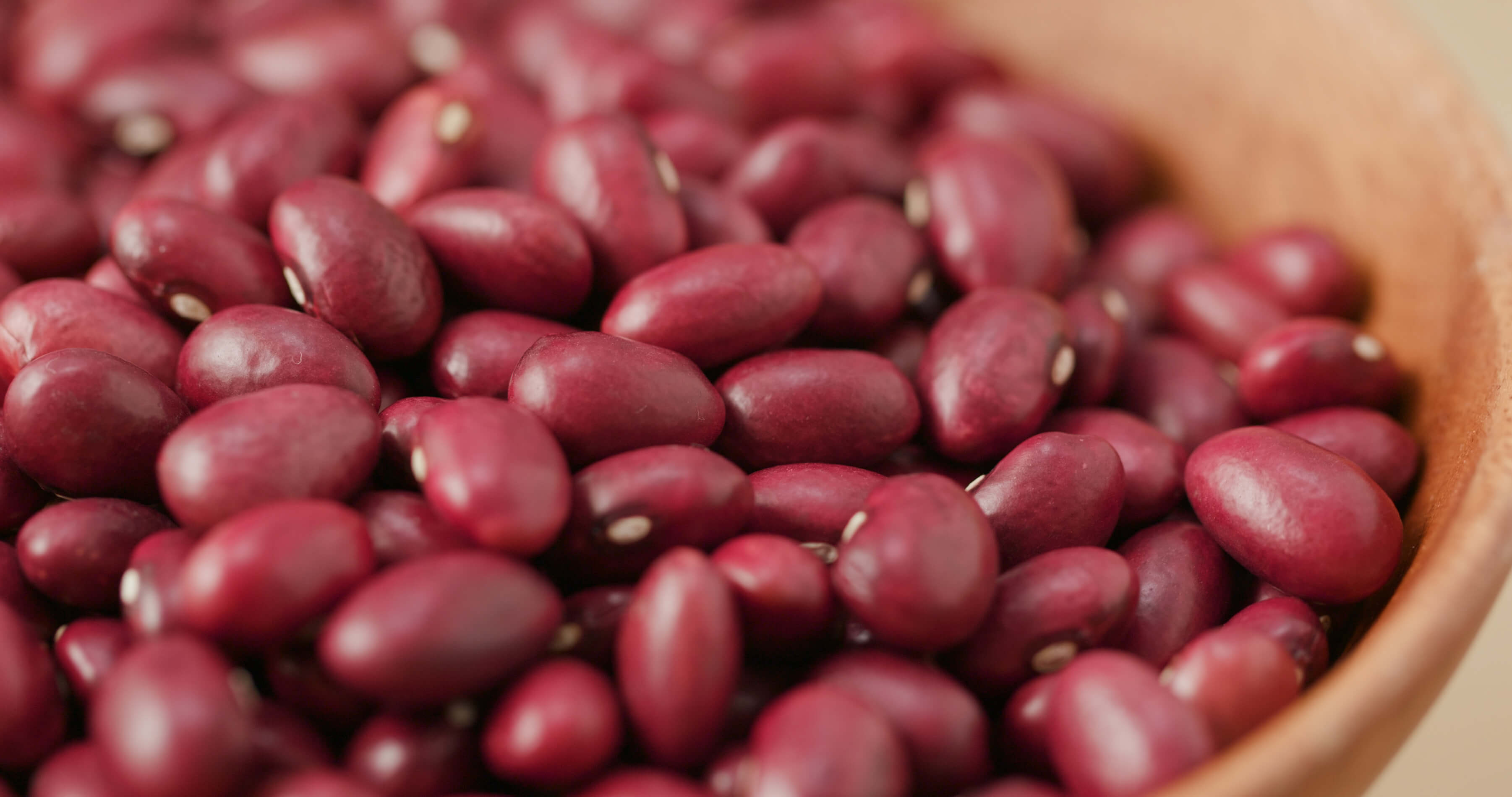 厳選した小豆と水、素材の良さを活かす原材料選び